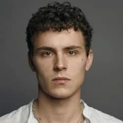 Arón Piper
