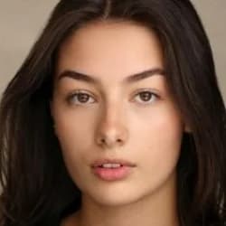 Chantelle Roman