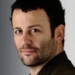 Erdil Yaşaroğlu