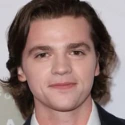 Joel Courtney
