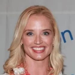 Laurie Dhue