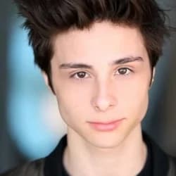 Robbie Tucker