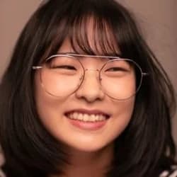 Shin Hye-ji