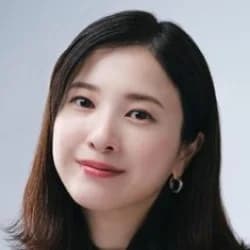 Yuriko Yoshitaka